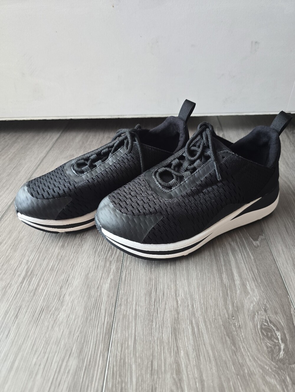 Drew Sprinter Black Sneakers Womens 7.5 WW Wide Slip Resistant Comfort Walking